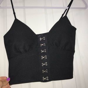 Black cropped top🖤